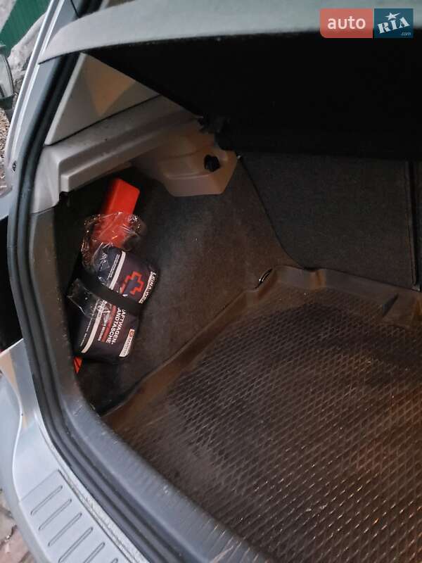 Хэтчбек Volkswagen Golf 2009 в Харькове