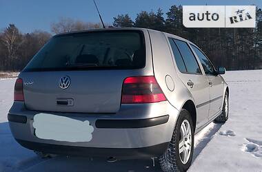 Хэтчбек Volkswagen Golf 2002 в Киеве