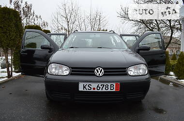 Универсал Volkswagen Golf 2002 в Харькове