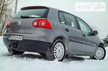 Хэтчбек Volkswagen Golf 2005 в Самборе