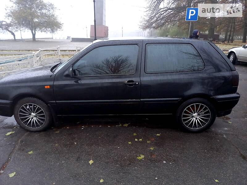 Хэтчбек Volkswagen Golf 1994 в Херсоне