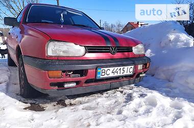 Хэтчбек Volkswagen Golf 1995 в Новояворовске