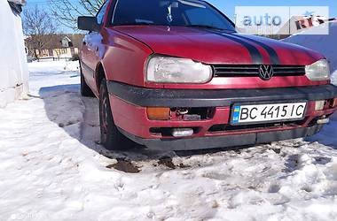 Хэтчбек Volkswagen Golf 1995 в Новояворовске