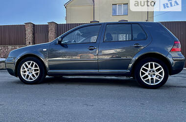 Хэтчбек Volkswagen Golf 2001 в Киеве