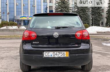 Хэтчбек Volkswagen Golf 2005 в Ровно