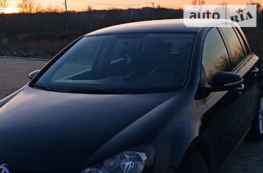 Хетчбек Volkswagen Golf 2009 в 