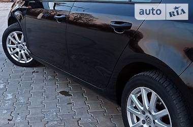 Хетчбек Volkswagen Golf 2009 в 