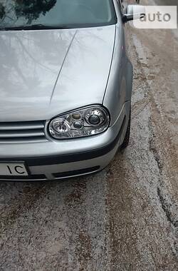 Хэтчбек Volkswagen Golf 2001 в Киеве