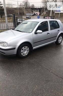 Хэтчбек Volkswagen Golf 2001 в Чернигове