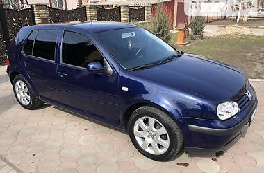 Хэтчбек Volkswagen Golf 2004 в Лубнах