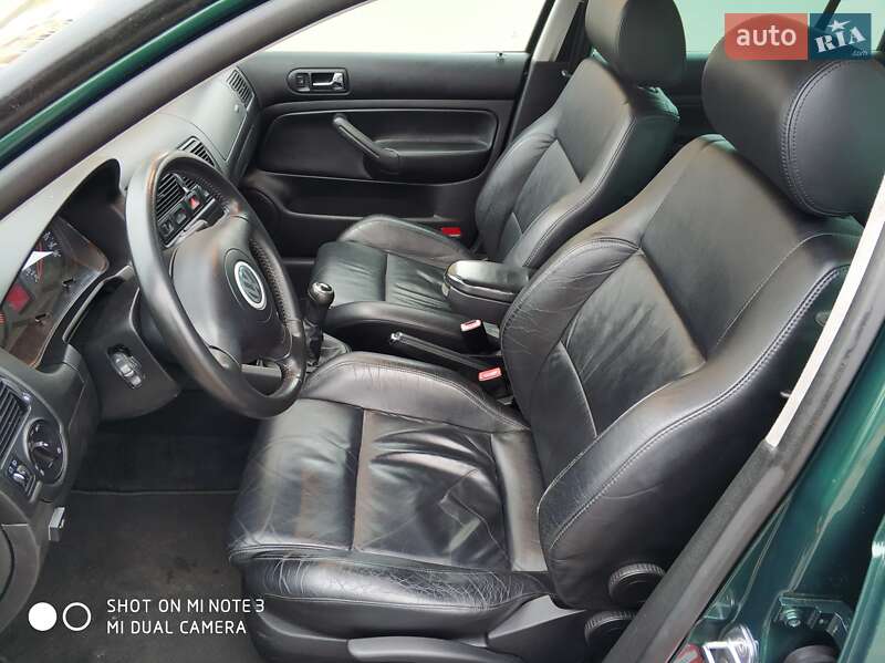 Универсал Volkswagen Golf 2002 в Киеве