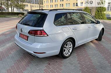 Универсал Volkswagen Golf 2017 в Сумах