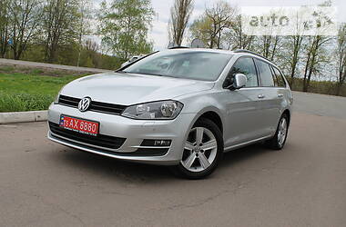 Універсал Volkswagen Golf 2016 в Сумах