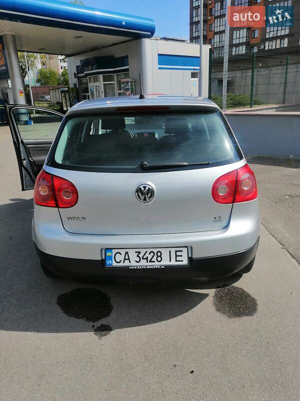Хетчбек Volkswagen Golf 2004 в Черкасах