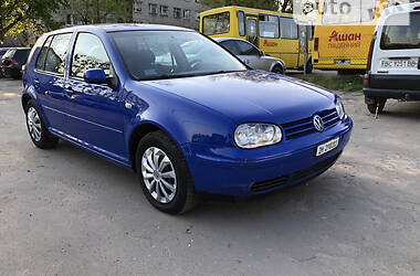 Хэтчбек Volkswagen Golf 2003 в Львове