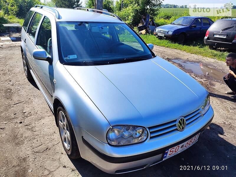 Универсал Volkswagen Golf 2002 в Кагарлыке