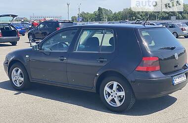 Хэтчбек Volkswagen Golf 2003 в Киеве