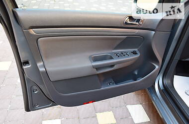 Хетчбек Volkswagen Golf 2006 в Дрогобичі