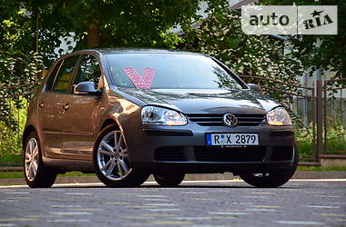 Хетчбек Volkswagen Golf 2006 в Дрогобичі