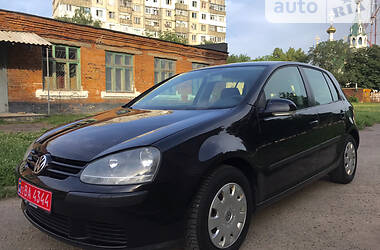 Хэтчбек Volkswagen Golf 2004 в 