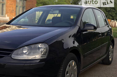 Хэтчбек Volkswagen Golf 2004 в 