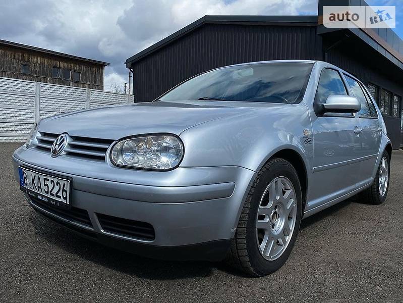 Хэтчбек Volkswagen Golf 2001 в Чернигове