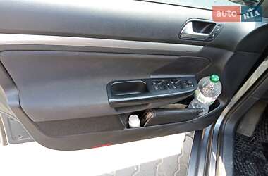 Универсал Volkswagen Golf 2010 в 