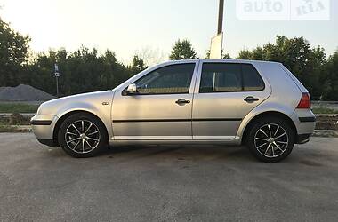 Хетчбек Volkswagen Golf 2001 в Полтаві