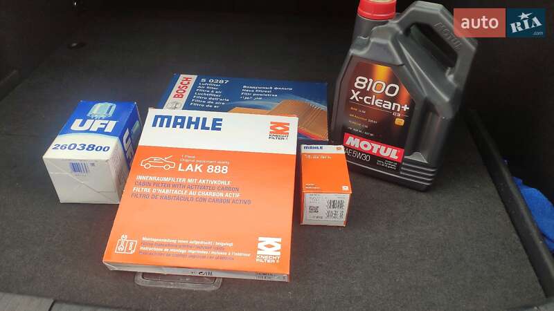 Універсал Volkswagen Golf 2016 в Чернівцях