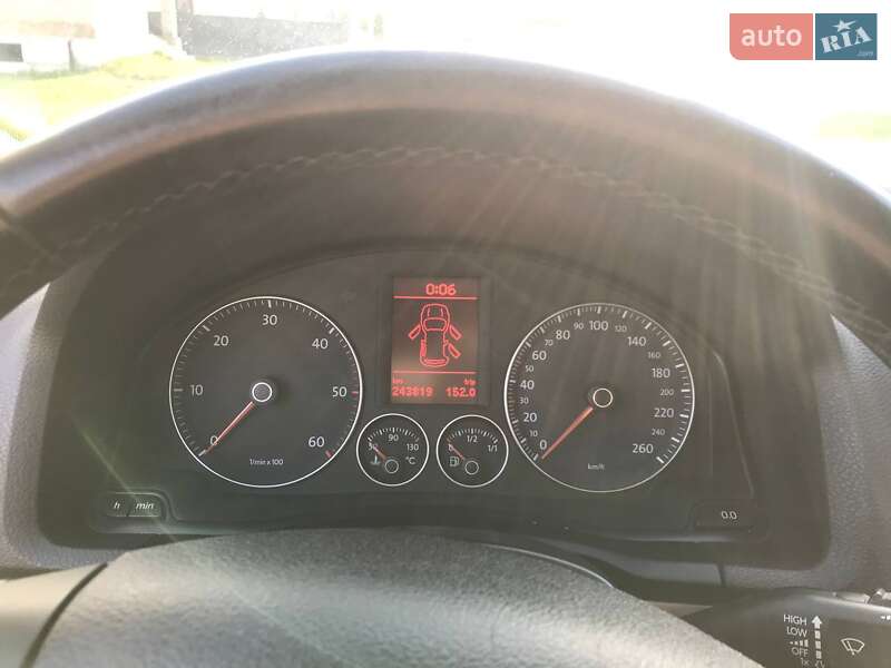 Хэтчбек Volkswagen Golf 2008 в Ровно