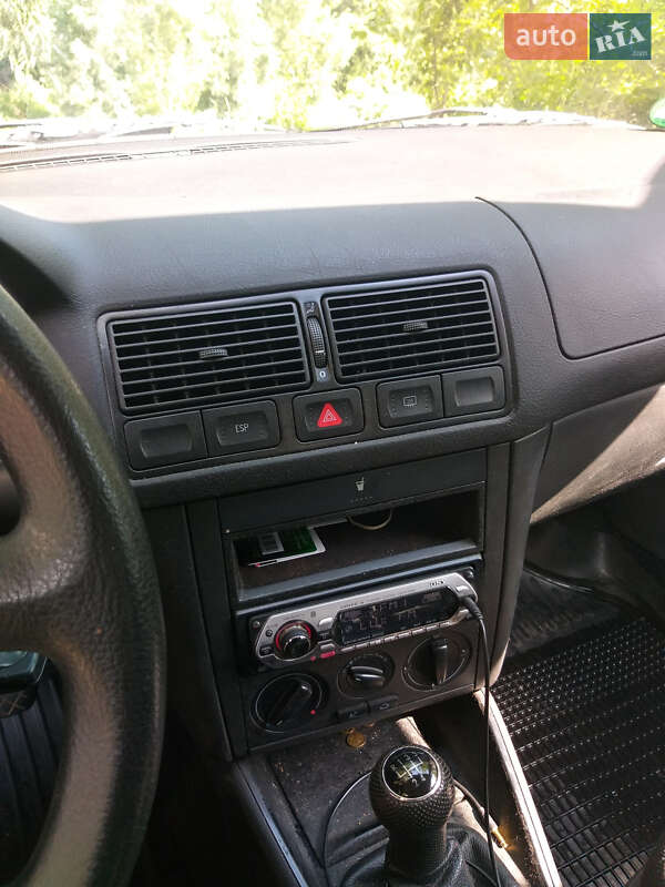 Хетчбек Volkswagen Golf 2000 в Чернігові