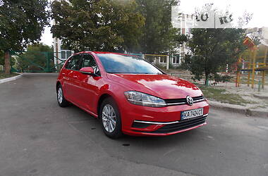 Хетчбек Volkswagen Golf 2017 в Києві