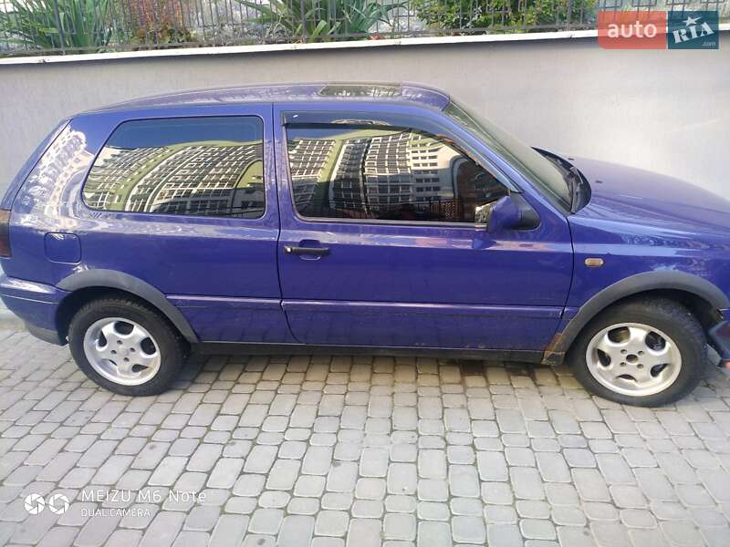 Хэтчбек Volkswagen Golf 1998 в Черкассах