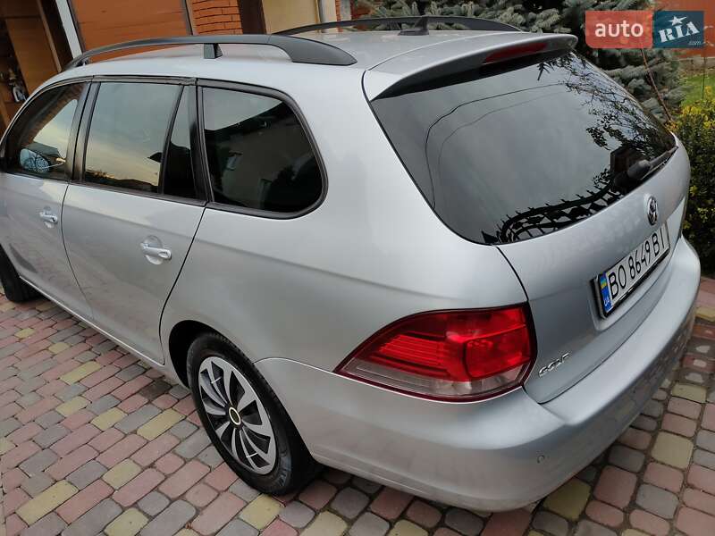 Универсал Volkswagen Golf 2012 в Тернополе