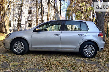 Хетчбек Volkswagen Golf 2010 в Києві