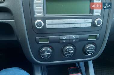 Хэтчбек Volkswagen Golf 2006 в Ананьеве