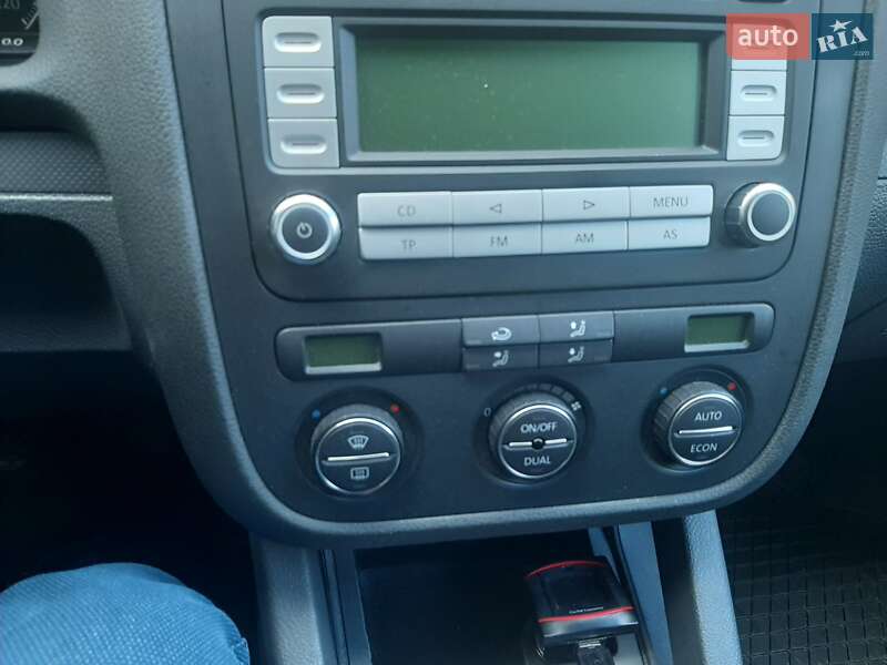 Хэтчбек Volkswagen Golf 2006 в Ананьеве фото 5 Хэтчбек Volkswagen Golf 2006 в Ананьеве