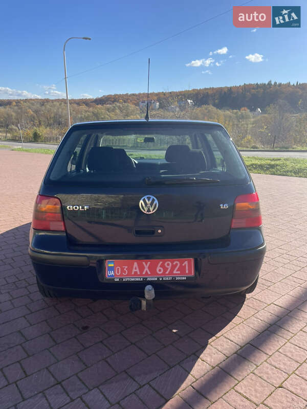 Хетчбек Volkswagen Golf 2001 в Трускавці