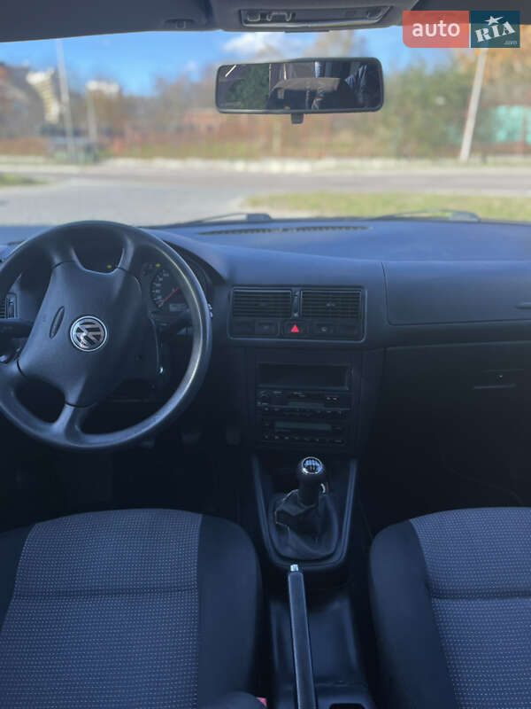 Хетчбек Volkswagen Golf 2001 в Трускавці