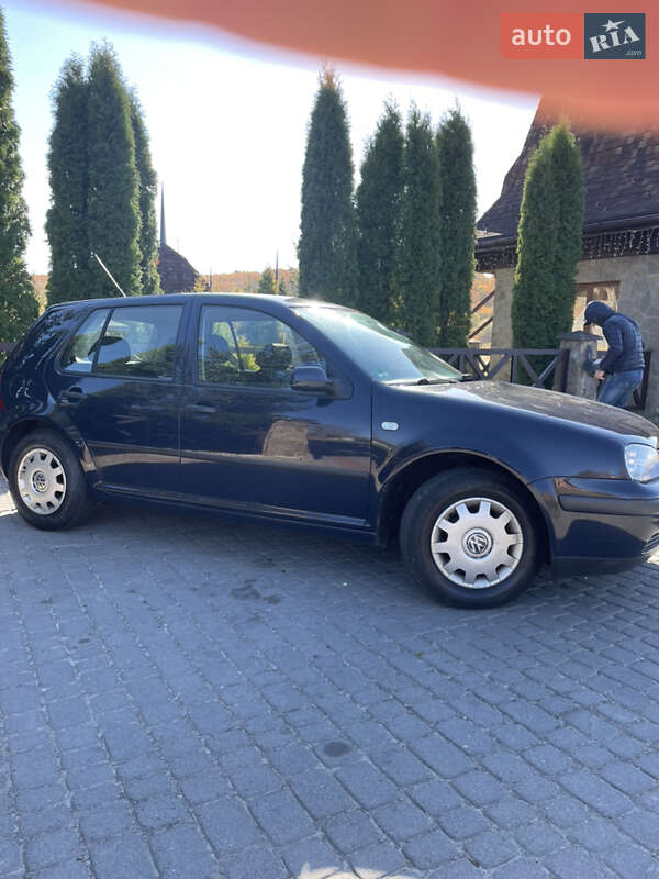 Хетчбек Volkswagen Golf 2001 в Трускавці