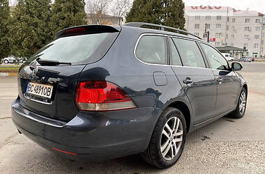 Универсал Volkswagen Golf 2010 в 