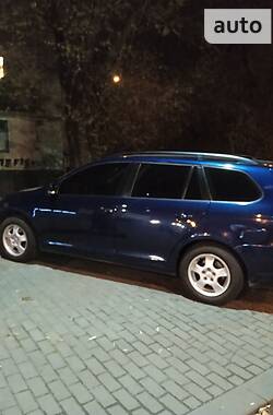 Универсал Volkswagen Golf 2010 в 