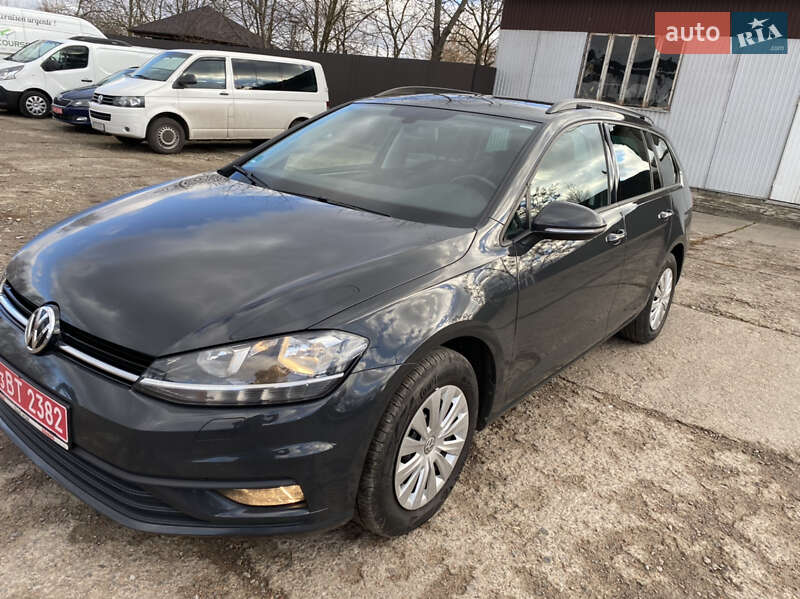 Універсал Volkswagen Golf 2017 в Нововолинську