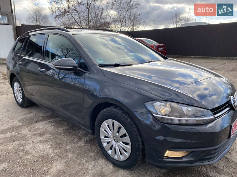 Універсал Volkswagen Golf 2017 в Нововолинську
