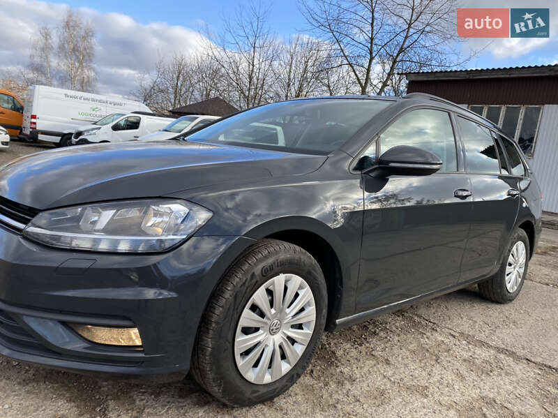 Універсал Volkswagen Golf 2017 в Нововолинську
