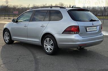 Універсал Volkswagen Golf 2010 в 