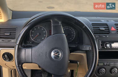 Хэтчбек Volkswagen Golf 2006 в 