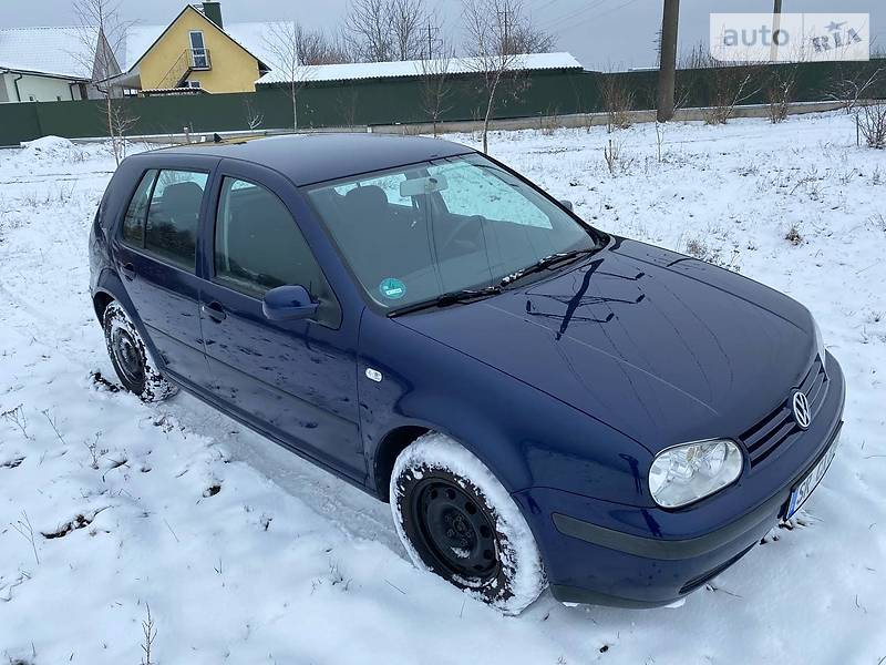 Хэтчбек Volkswagen Golf 2002 в Ковеле