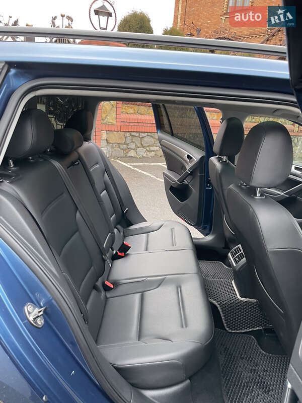 Універсал Volkswagen Golf 2016 в Вінниці