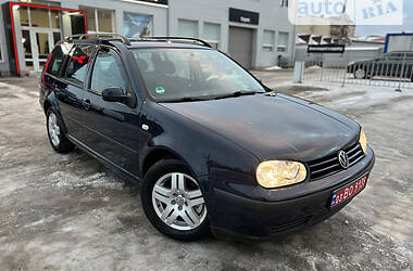 Універсал Volkswagen Golf 2001 в Тернополі